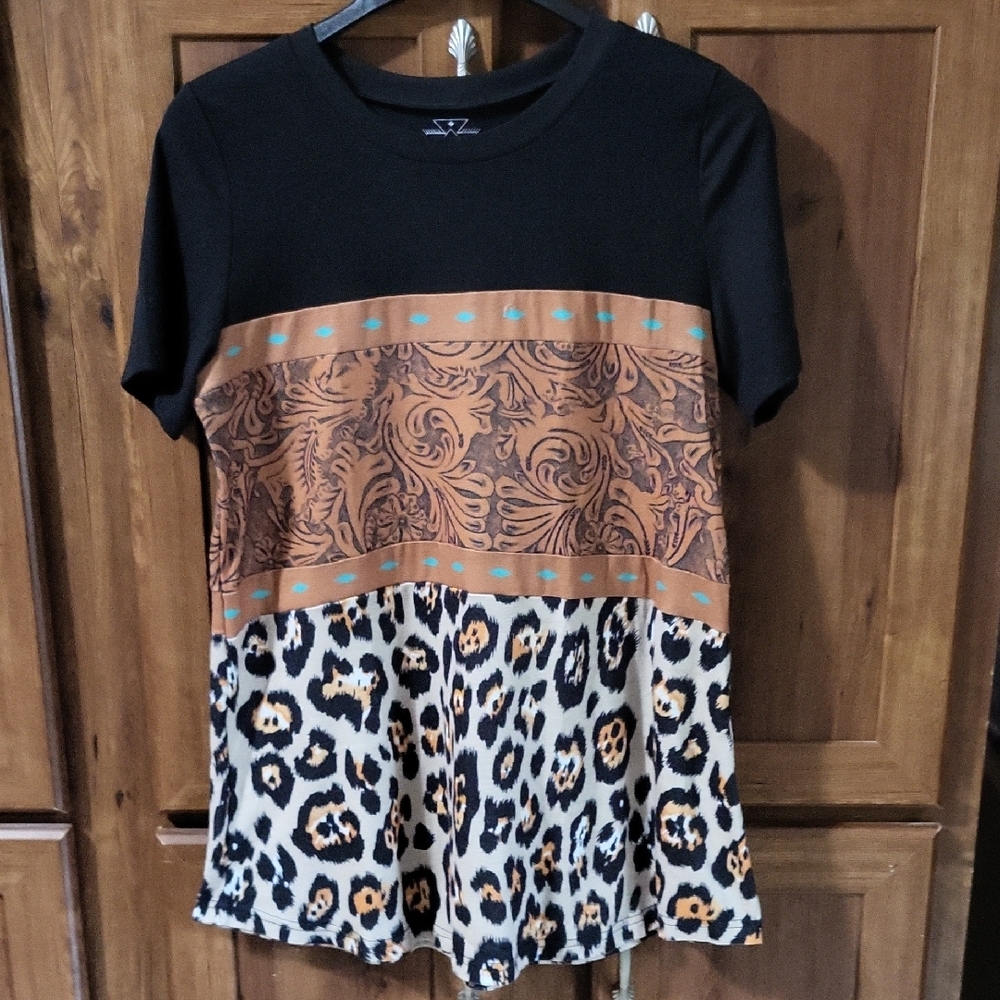 Black and Leopard Print Short Sleeve Top